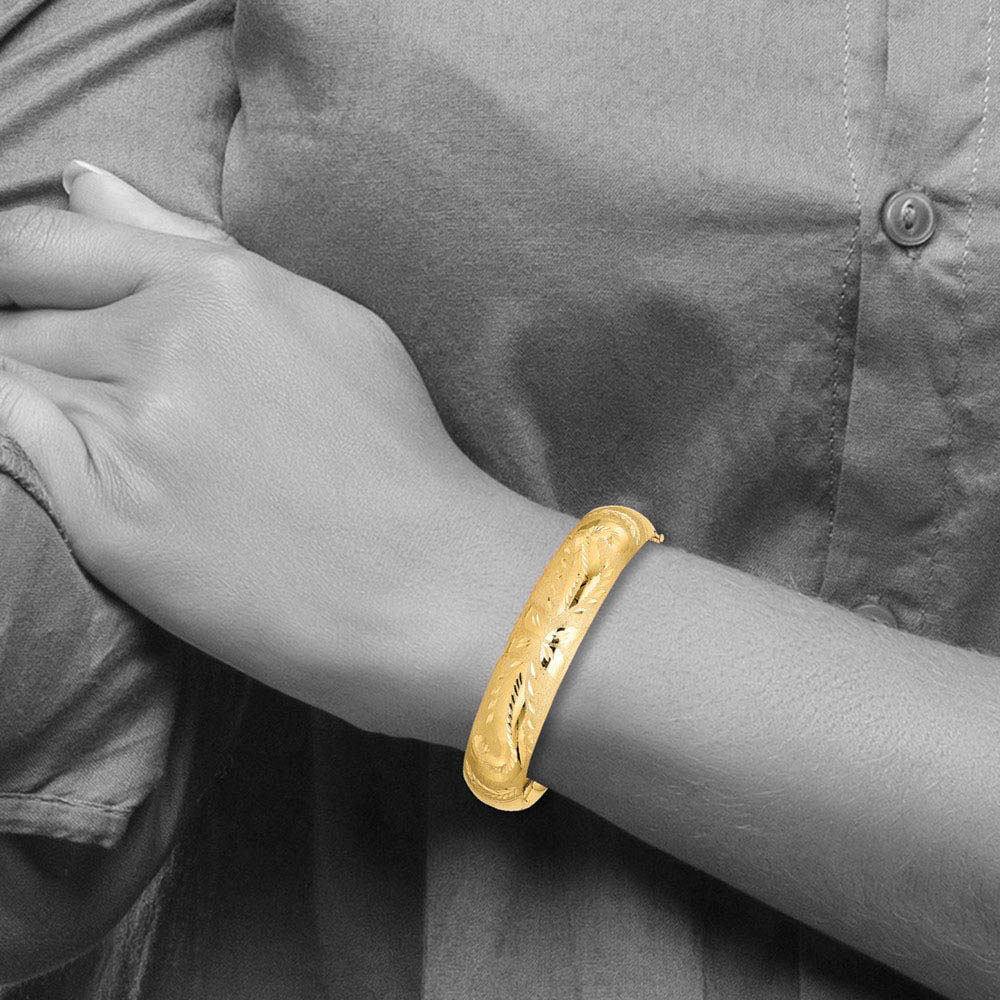 Alternate view of the 14.5mm 14k Yellow Gold Florentine Engraved Hinged Bangle Bracelet, 8in by The Black Bow Jewelry Co.