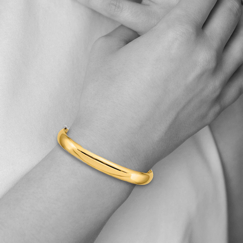 Alternate view of the 8mm 14k Yellow Gold Polished Domed Hinged Bangle Bracelet, 7 Inch by The Black Bow Jewelry Co.