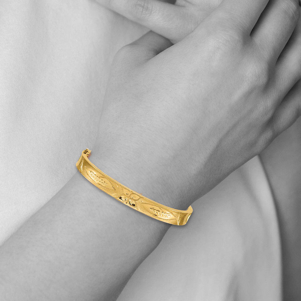 Alternate view of the 8mm 14k Yellow Gold Diamond Cut Concave Hinged Bangle Bracelet, 8 Inch by The Black Bow Jewelry Co.