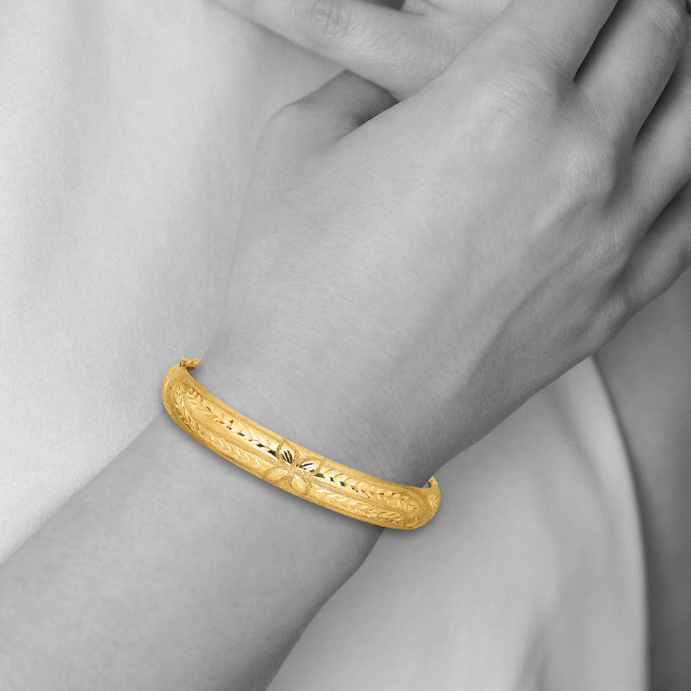 Alternate view of the 11mm 14k Yellow Gold Florentine Engraved Hinged Bangle Bracelet, 7in by The Black Bow Jewelry Co.