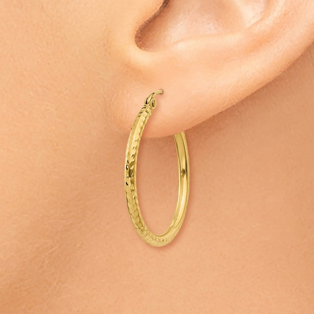 Alternate view of the 2mm, 14k Yellow Gold Diamond-cut Hoops, 25mm (1 Inch) by The Black Bow Jewelry Co.