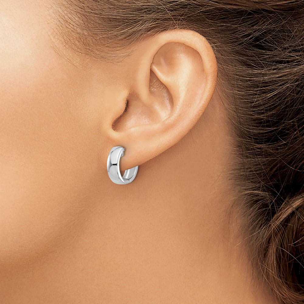 Alternate view of the 14k White Gold Hinged Huggie Round Hoop Earrings, 15mm (9/16 Inch) by The Black Bow Jewelry Co.