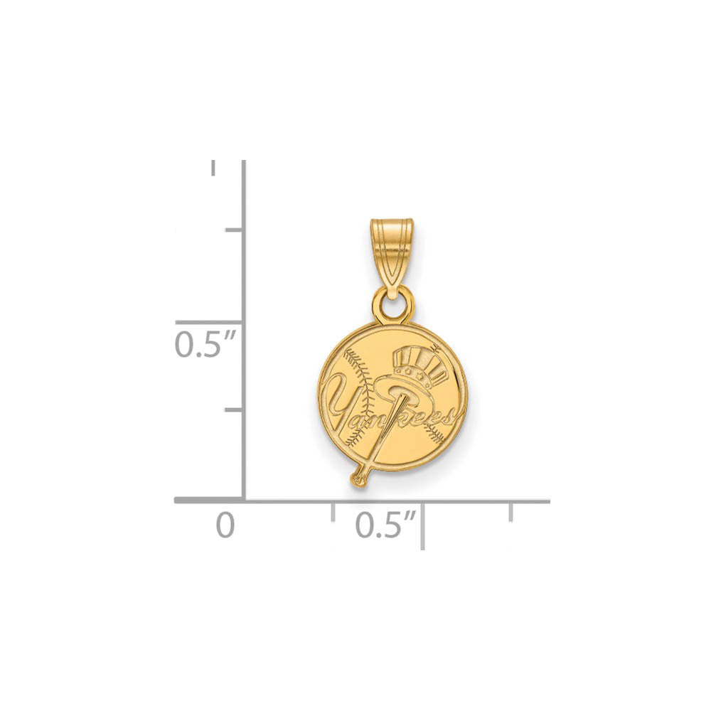 Alternate view of the 14K Yellow Gold MLB New York Yankees Small Top Hat Script Pendant by The Black Bow Jewelry Co.