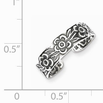 Alternate view of the Antiqued Flowers Toe Ring in Sterling Silver by The Black Bow Jewelry Co.