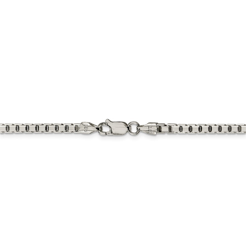 Alternate view of the 3.2mm, Sterling Silver, Diamond Cut Box Chain Necklace by The Black Bow Jewelry Co.
