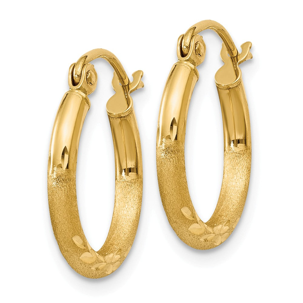 Alternate view of the 2mm x 15mm 14k Yellow Gold Satin &amp; Diamond-Cut Round Hoop Earrings by The Black Bow Jewelry Co.