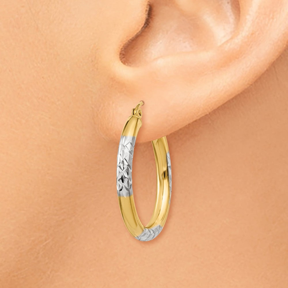 Alternate view of the 3mm, 14k Yellow Gold Diamond Cut Round Hoop Earrings, 25mm (1 Inch) by The Black Bow Jewelry Co.