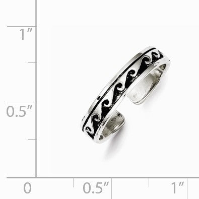 Alternate view of the Antiqued Wave Toe Ring in Sterling Silver by The Black Bow Jewelry Co.